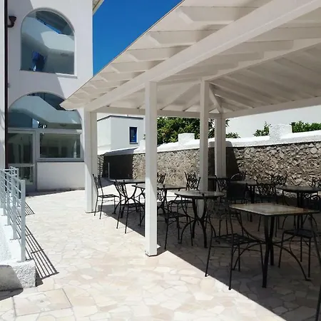 Odysseus 3* Липари