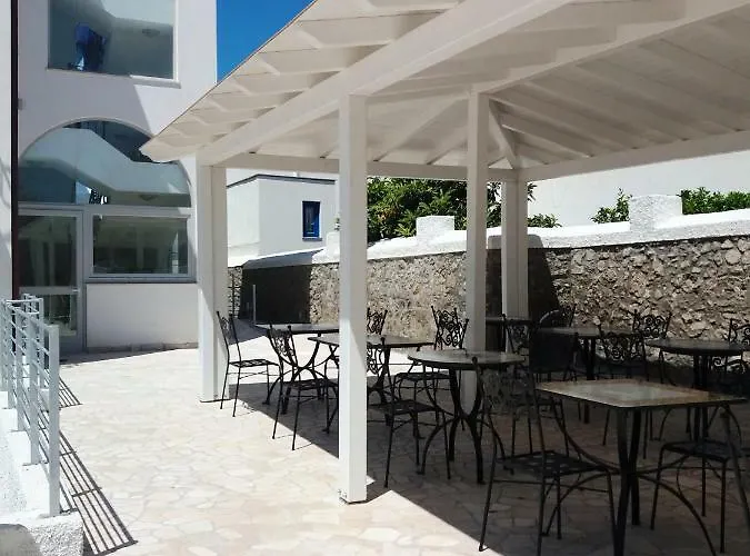 Odysseus 3* Липари