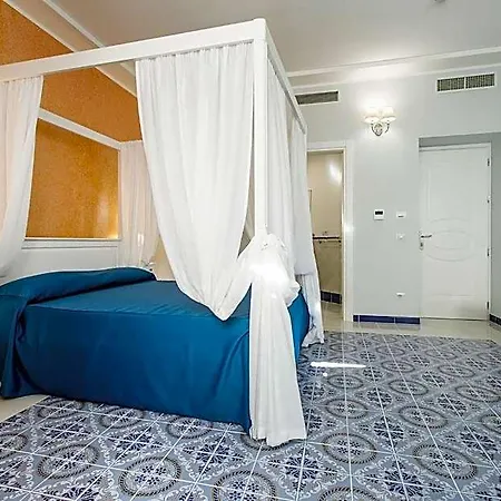 Odysseus Hotel 3*