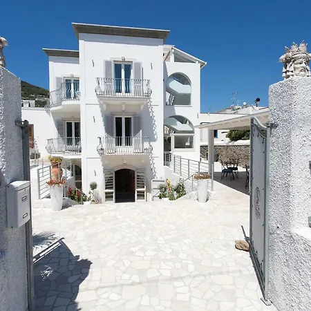 Odysseus Hotel 3*